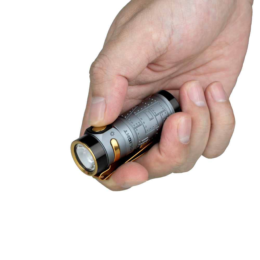 OLIGHT BATON 4 PREMIUM EDITION FLASHLIGHT | FIGHTER PILOT